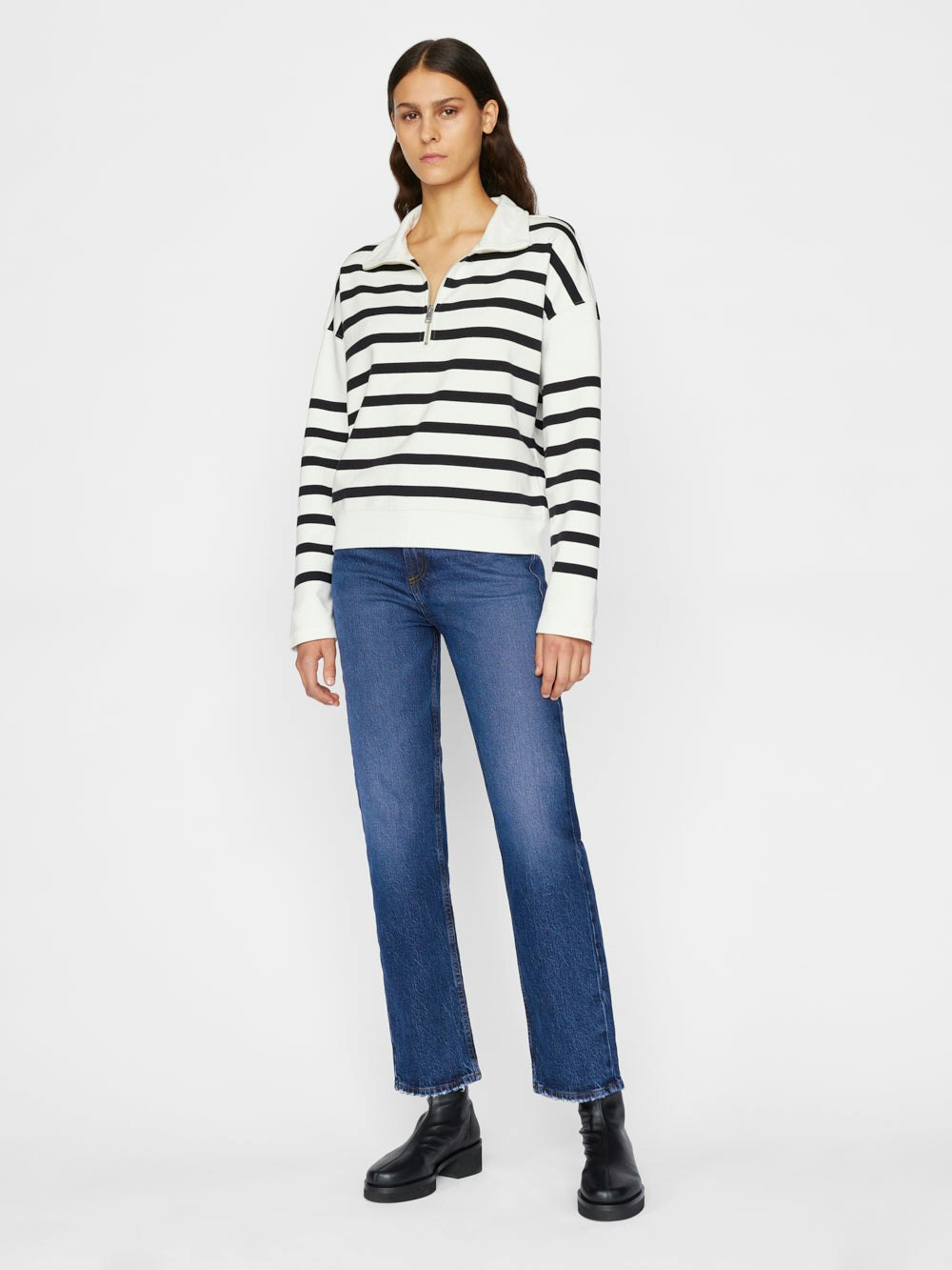 pullover full body view alt:hover